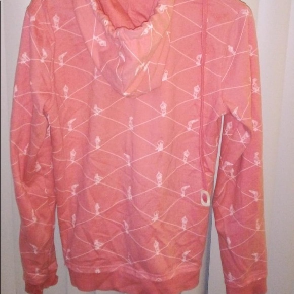 A very cute pullover. Its if a local ethnic Indian brand - Picture 1 of 2